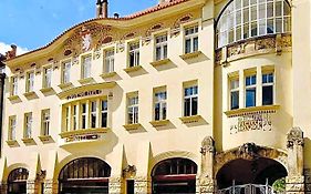 Hotel Okresní Dům